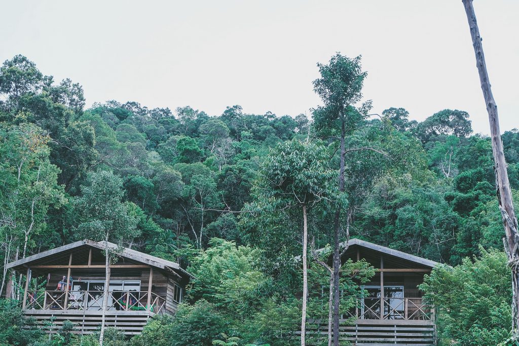 Những bungalow độc đáo và dễ thương ở Koh Rong Samloem