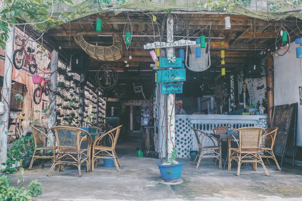 Một quán cà phê dễ thương trên đảo Koh Rong.