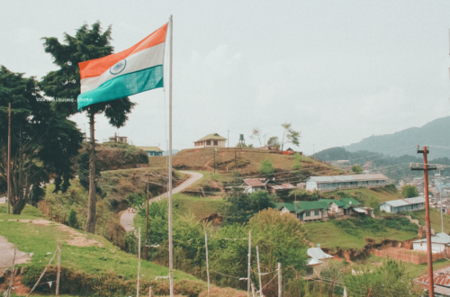 Lá cờ Ấn Độ tung bay trên lãnh thổ Ziro, bang Arunachal Pradesh.
