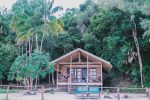 Koh Rong Samloem có nhiều bungalow có view ngắm biển rất là rì lách nhé. Rất thích hợp cho ai thích nghỉ dưỡng.